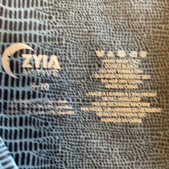 Zyia Active Light Teal Everglades Supreme High Rise 8/10 Snake Print Leggings - Picture 8 of 8